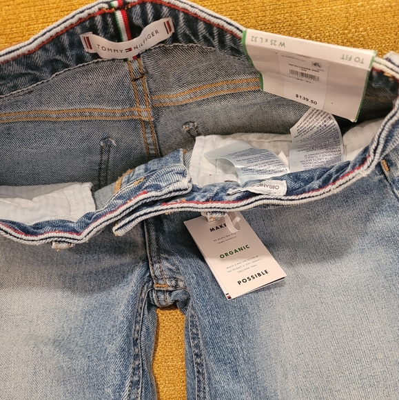 Tommy Hilfiger Jeans - Picture 2 of 4
